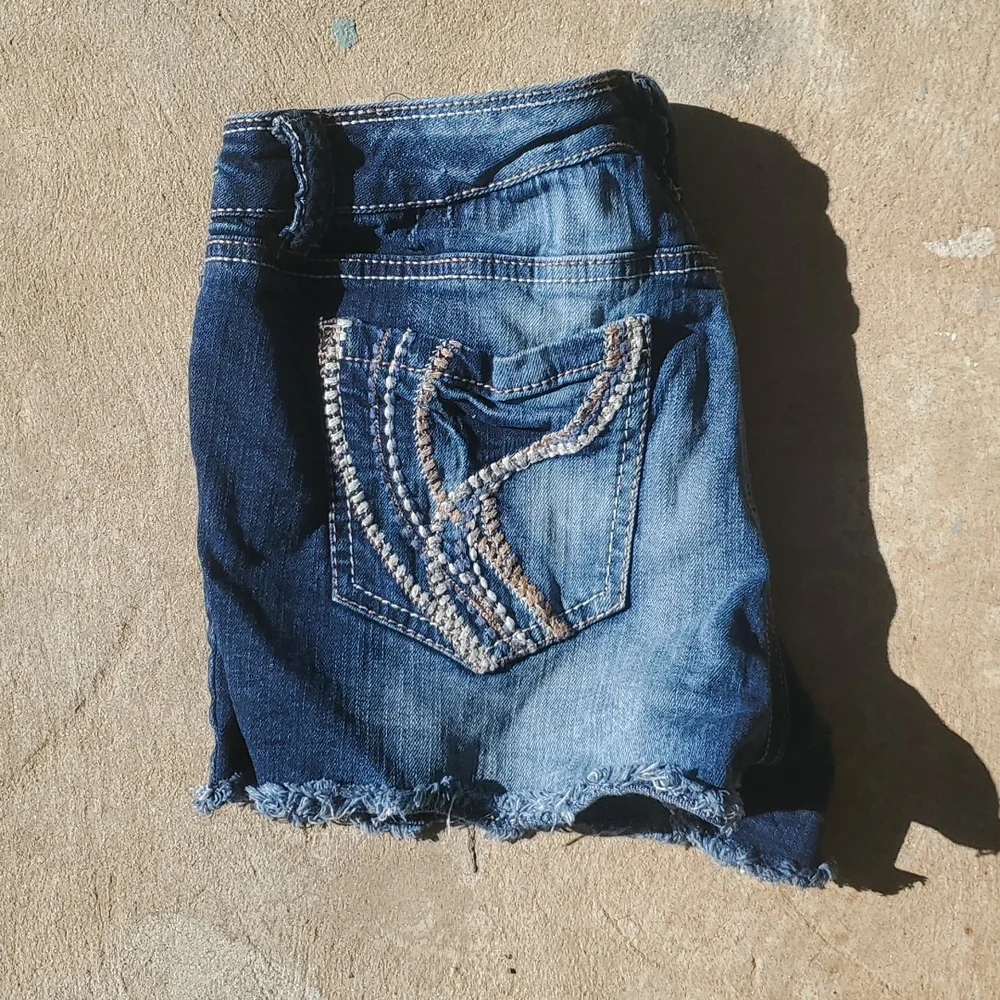 Ariya Jeans Womens Low Rise Jean Cut Off Shorts - Picture 3 of 5